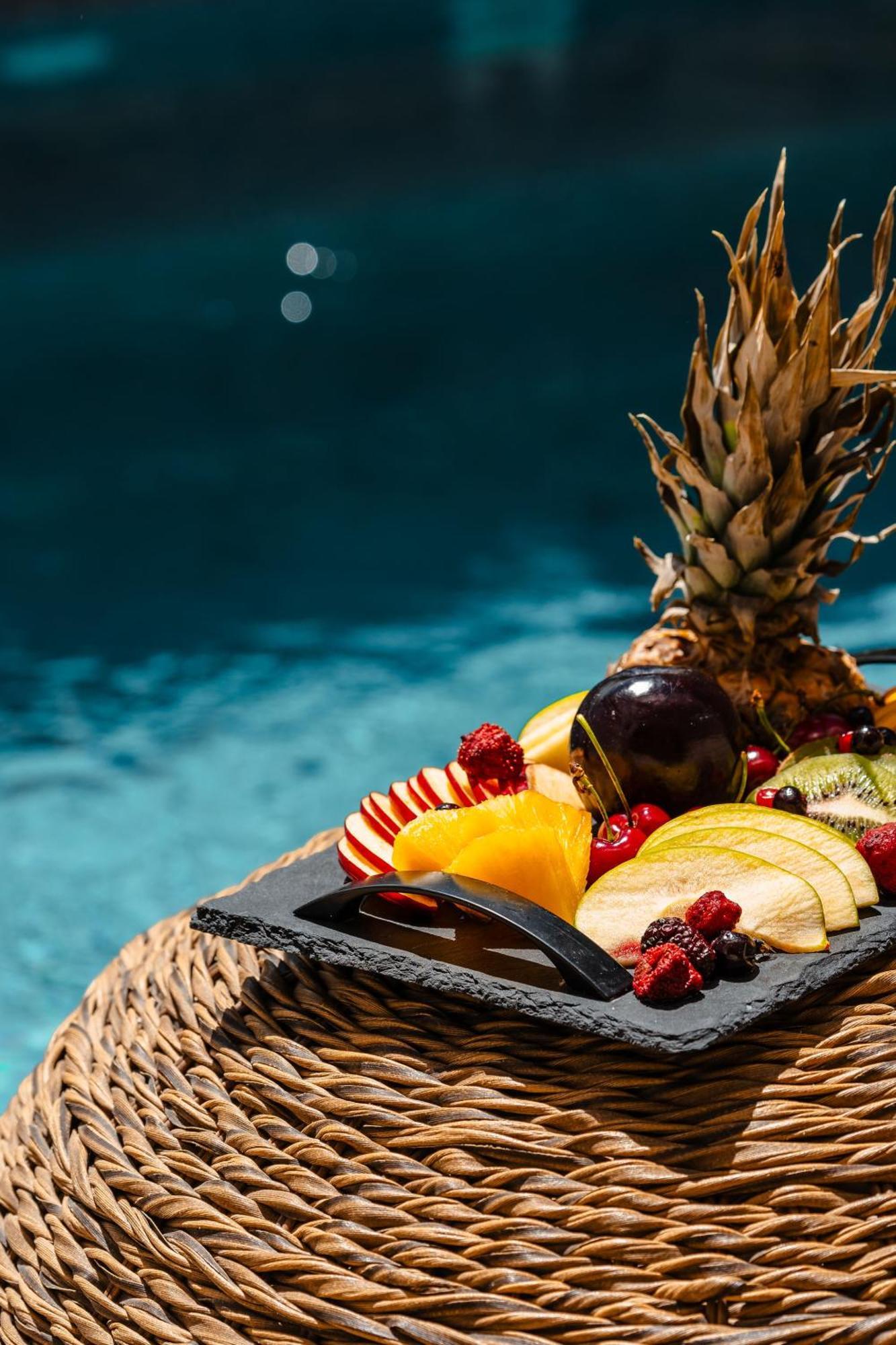 Sunday Luxury Suites Agia Anna  Exterior foto