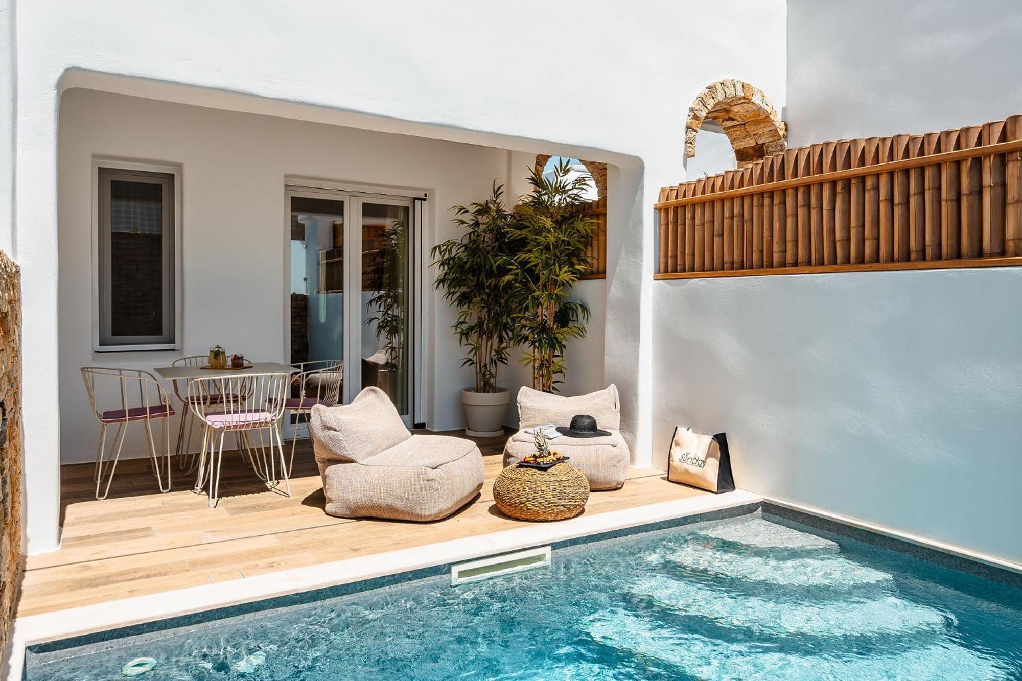 Sunday Luxury Suites Agia Anna  Exterior foto